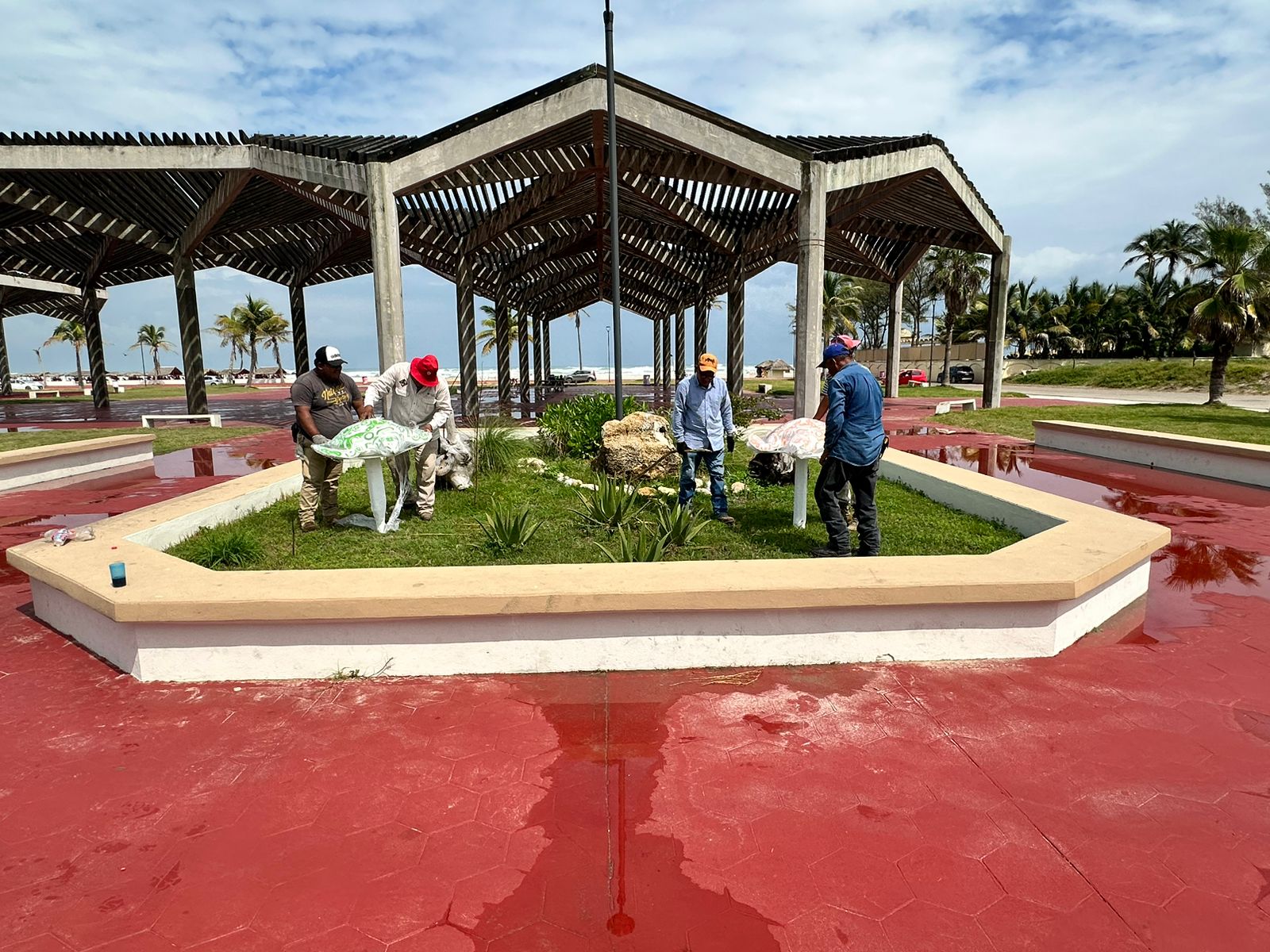 Supervisa Erasmo González reordenamiento de Miramar la playa de todos