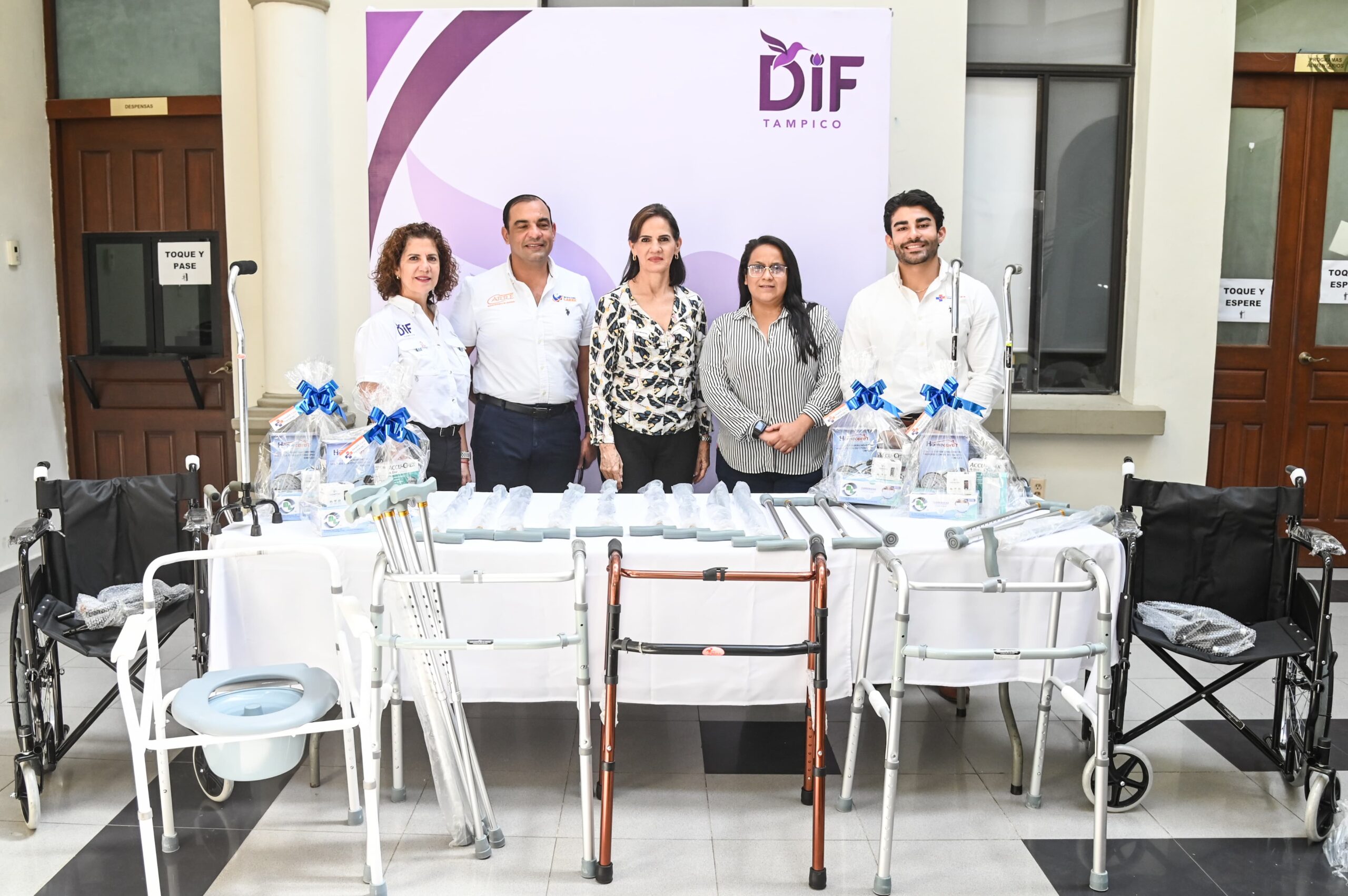 Recibe DIF Tampico Donación de Aparatos Funcionales y Material Médico