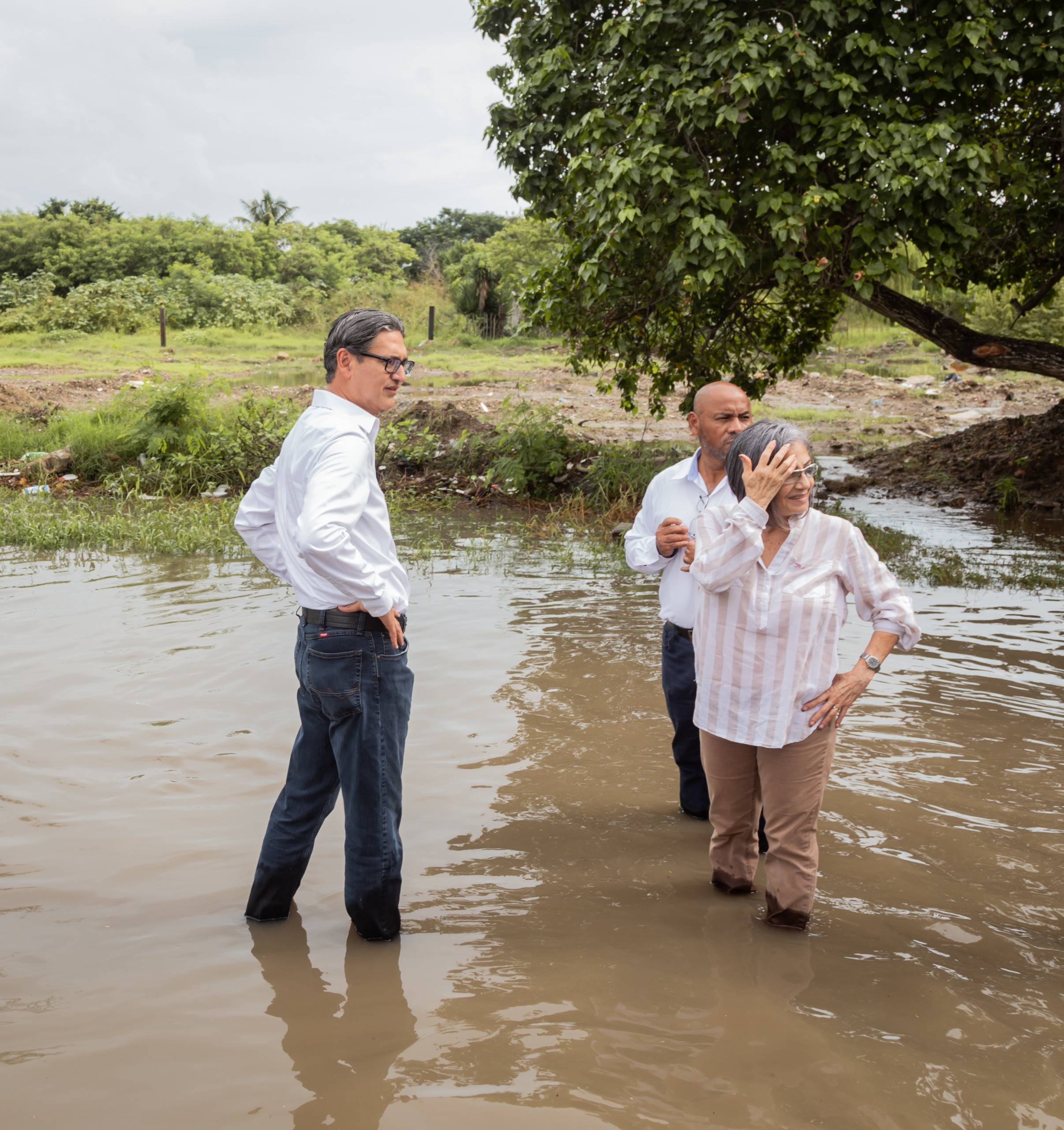 Erasmo González ordena liberar desfogue de aguas en drenes pluviales