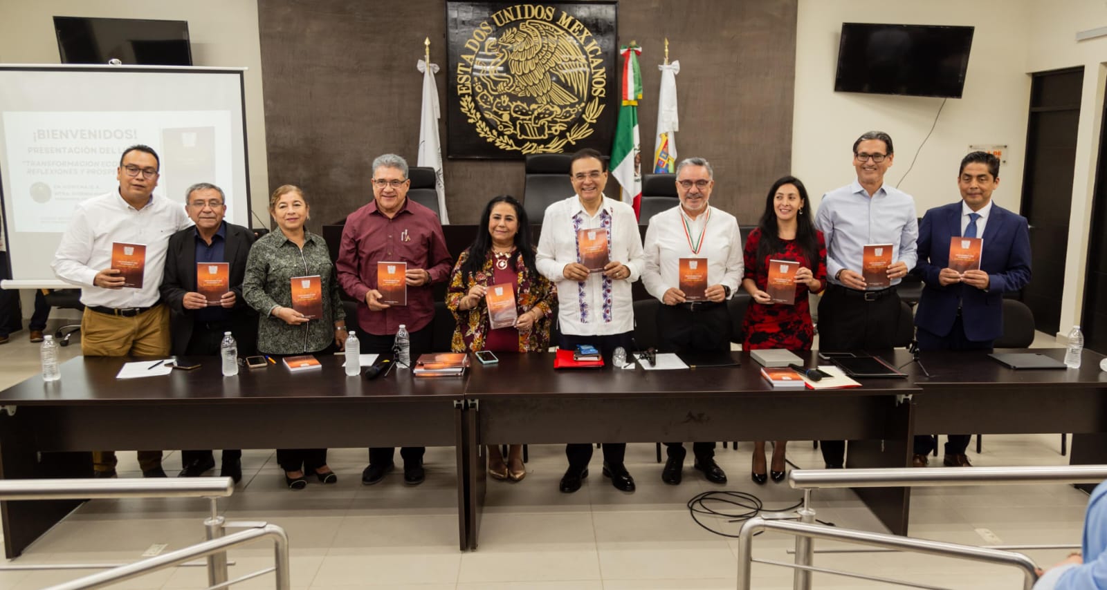 Erasmo González participa en la presentación del libro “Transformación Económica”