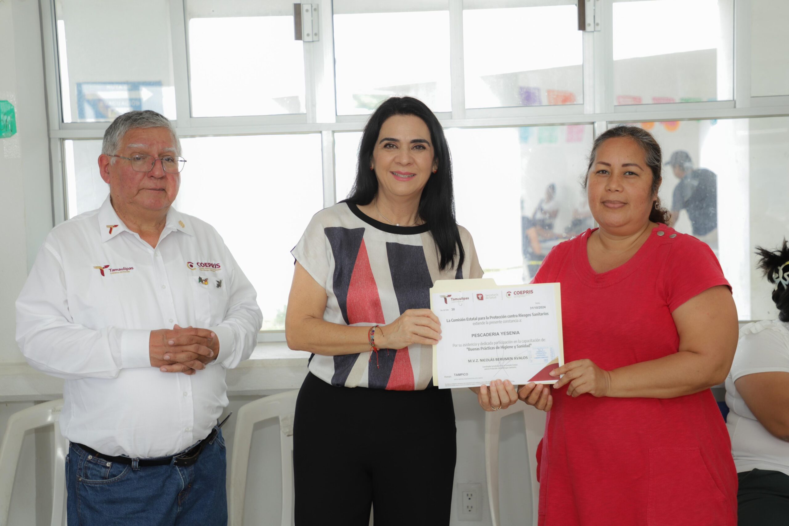 Reitera Mónica Villarreal Respaldo a Trabajadores de la Industria Pesquera