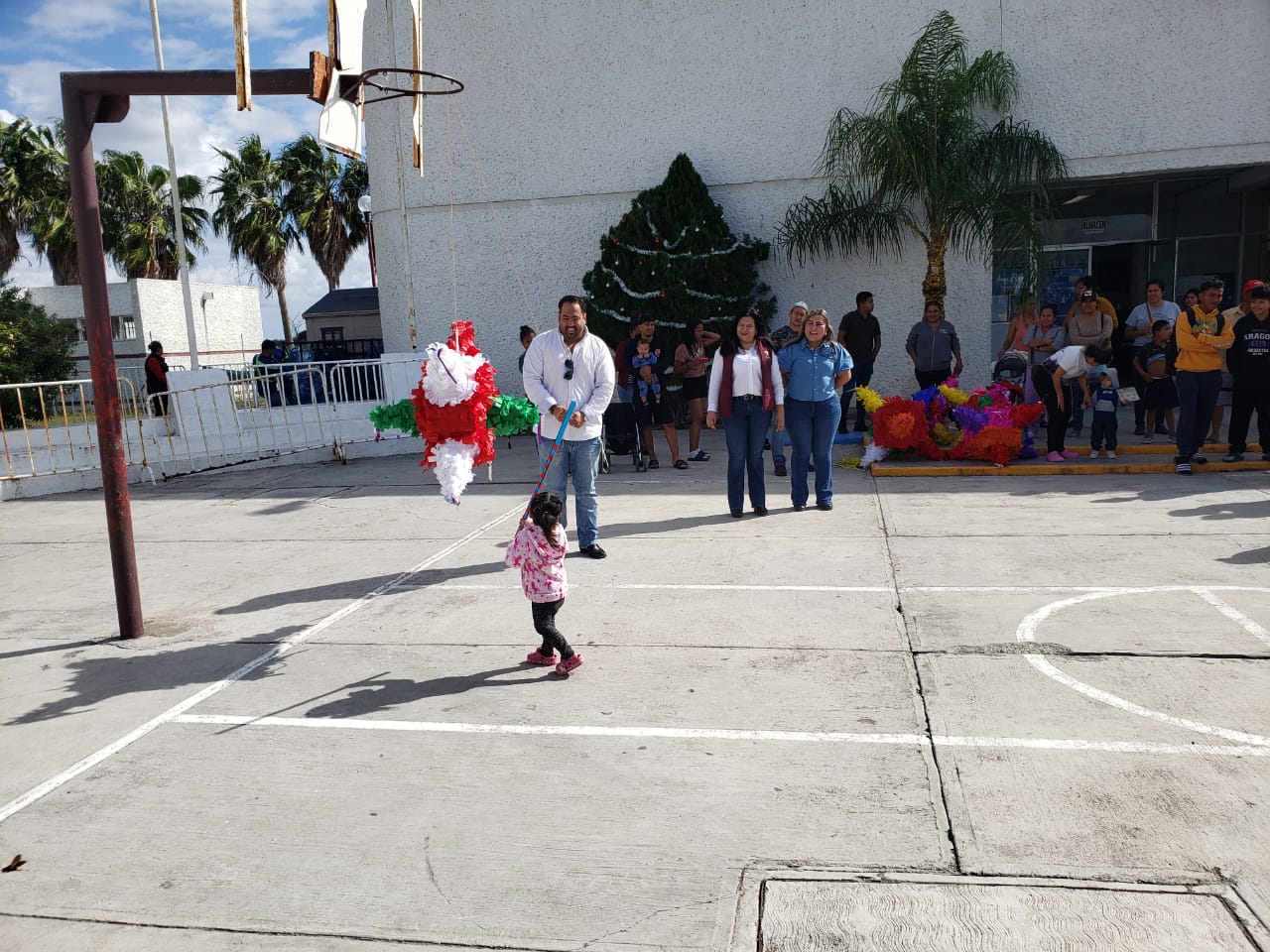 PPLs de CEDES Matamoros elaboran y donan piñatas a familias migrantes