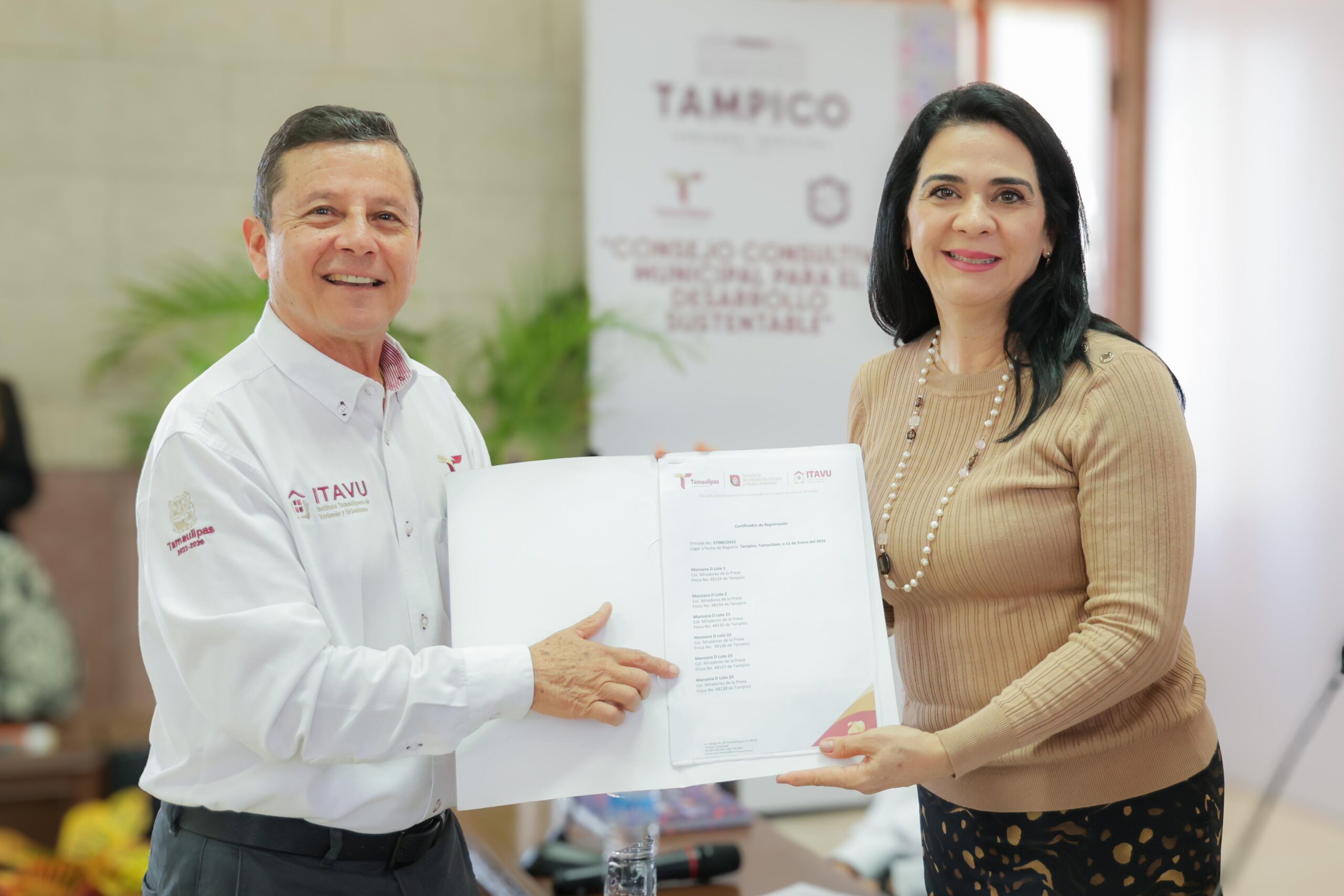 Brindan Mónica Villarreal e ITAVU Certeza Jurídica al Patrimonio Público Municipal