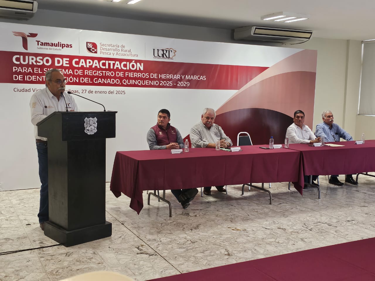 Firman convenio para revalidación de registros de fierros y marcas de identificación del ganado en Tamaulipas