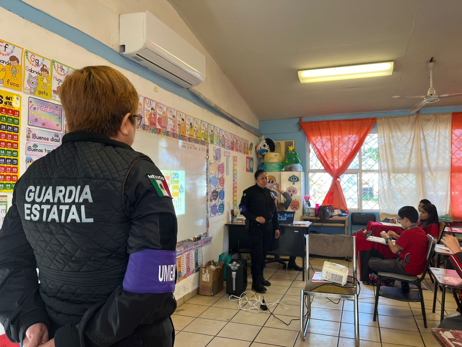 Personal de la Guardia Estatal de Género lleva pláticas contra el acoso y bullying a escuelas de Victoria