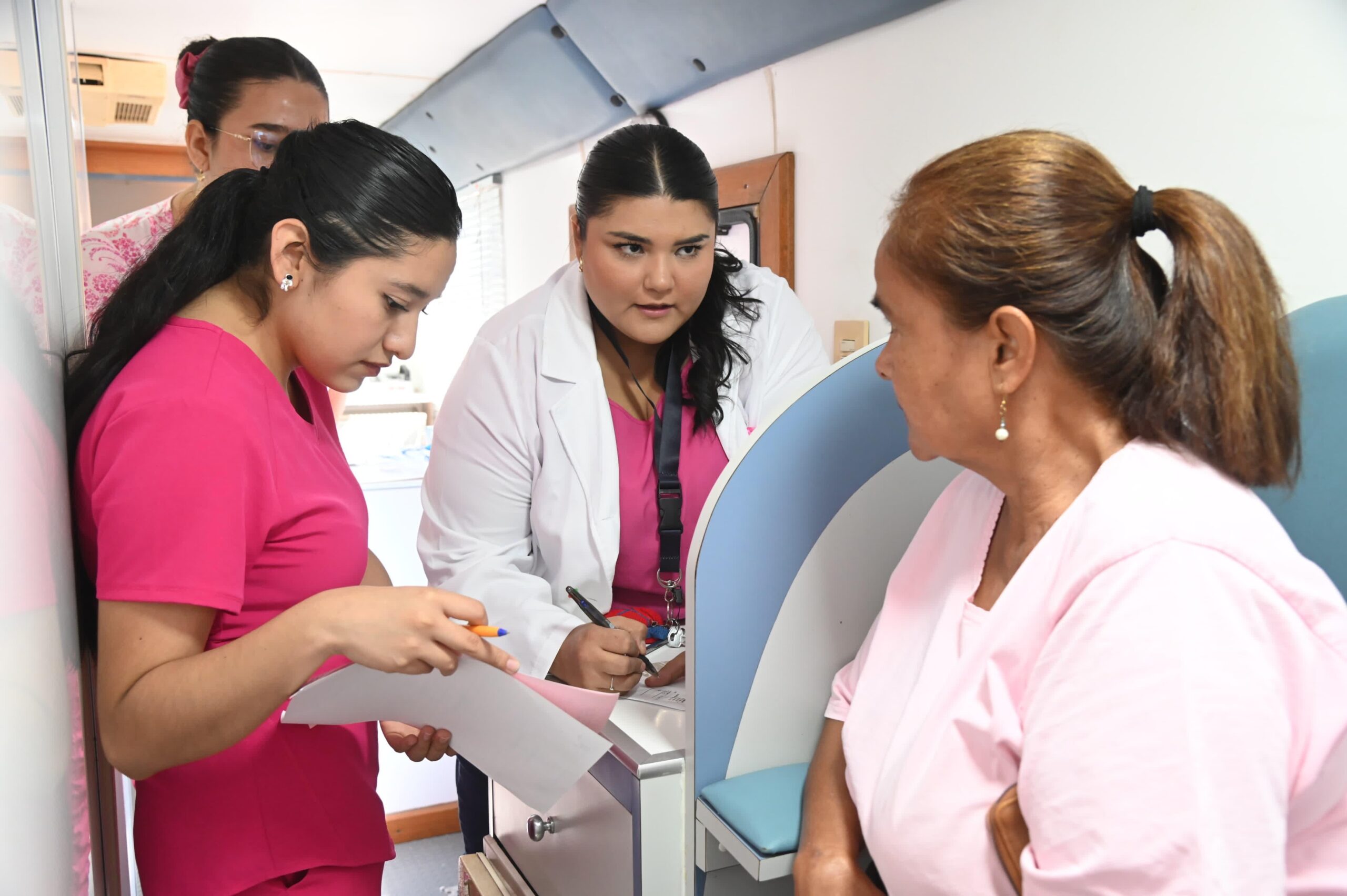 Ofrece Mónica Villarreal Servicios Médicos de Calidad a Bajo Costo a través del DIF Tampico