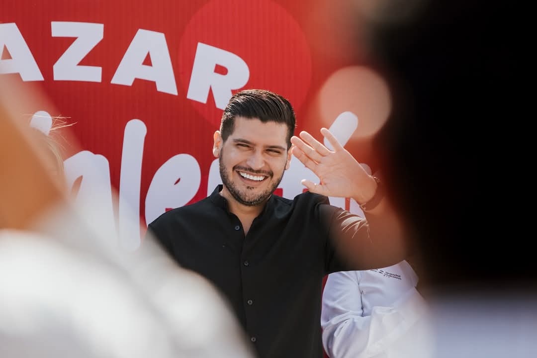 Asiste alcalde Alberto Granados a la inauguración del Bazar de San Valentín organizado por el DIF Municipal