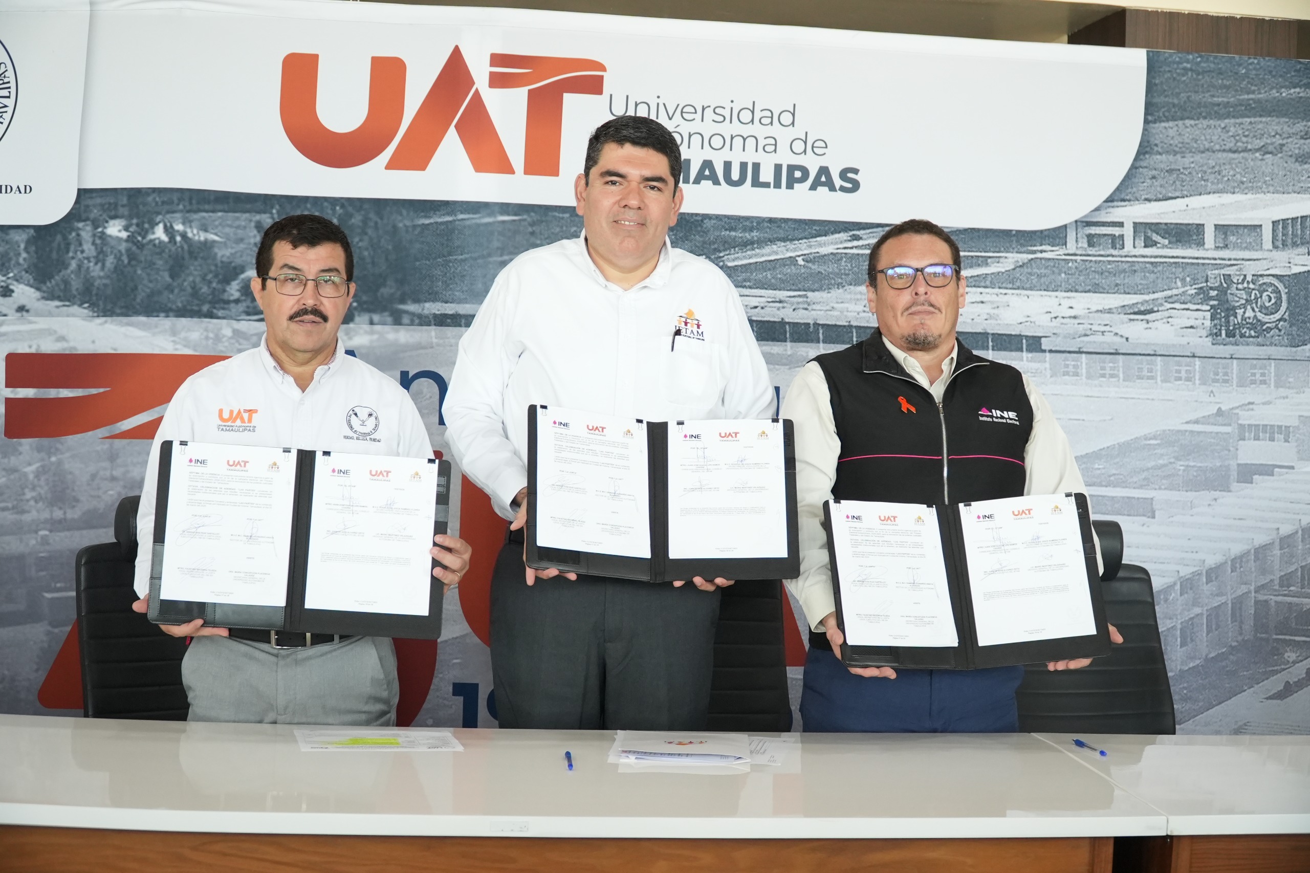 Firma la UAT convenio con el INE y el IETAM