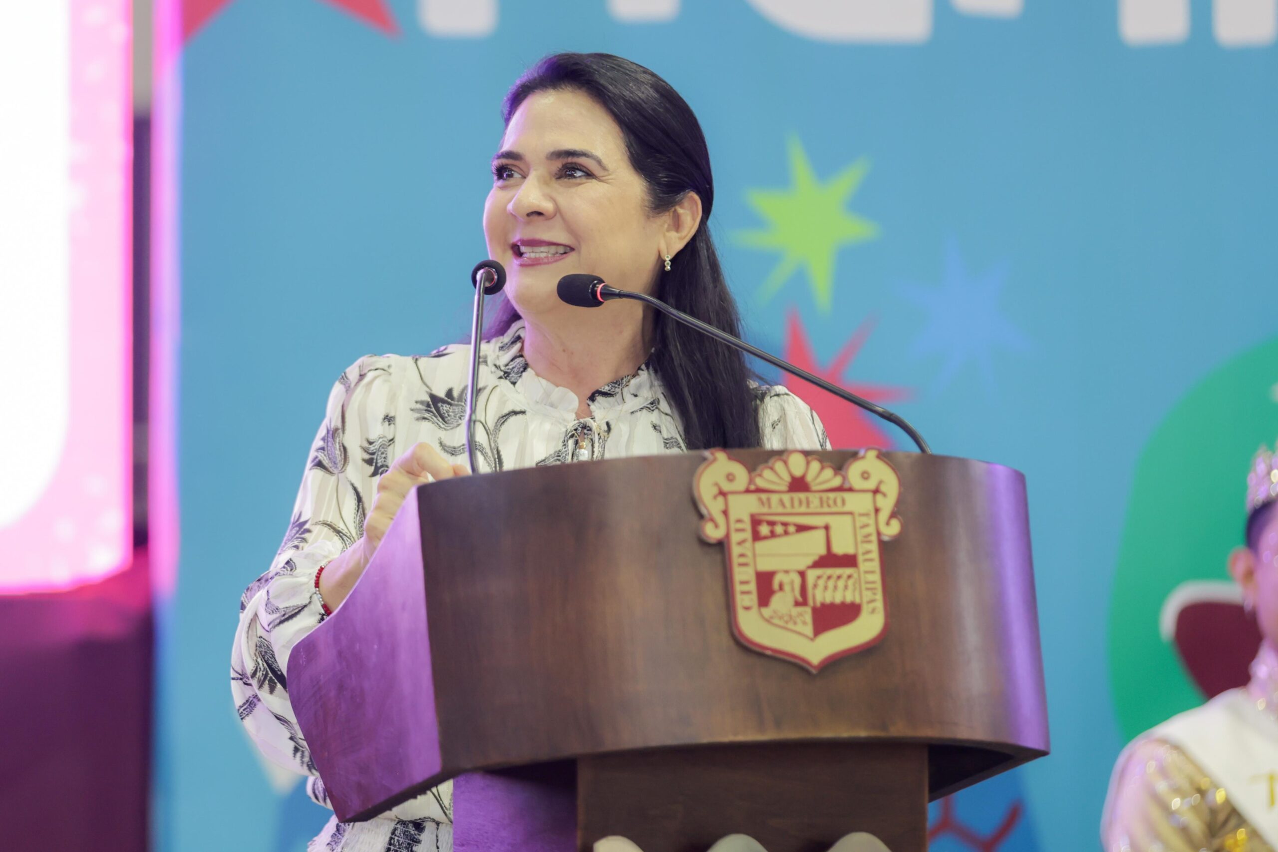 Premia Mónica Villarreal a ganadores del Carnaval Conurbado 2025