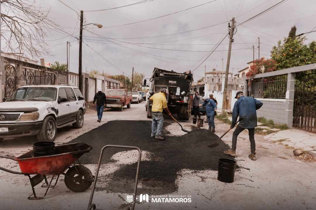 Continúan labores de mejoramiento vial en la colonia Bagdad Sur