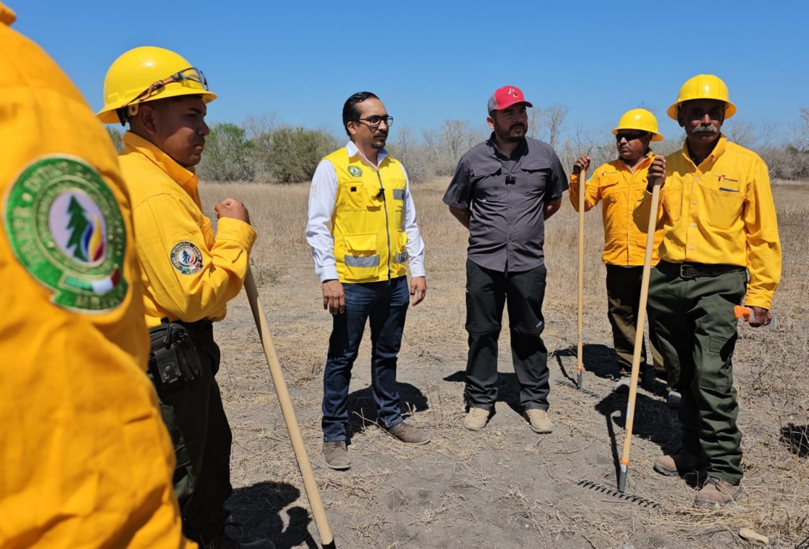 Colaboran brigadistas de SEDUMA en combate a incendio en González