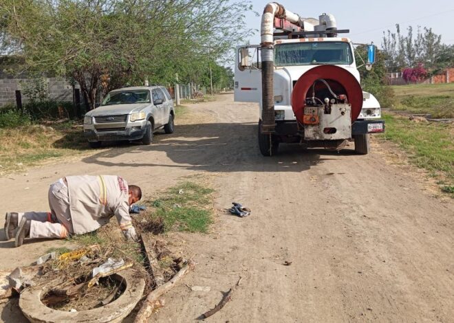 Desazolva COMAPA Altamira pozos de visita en diferentes colonias