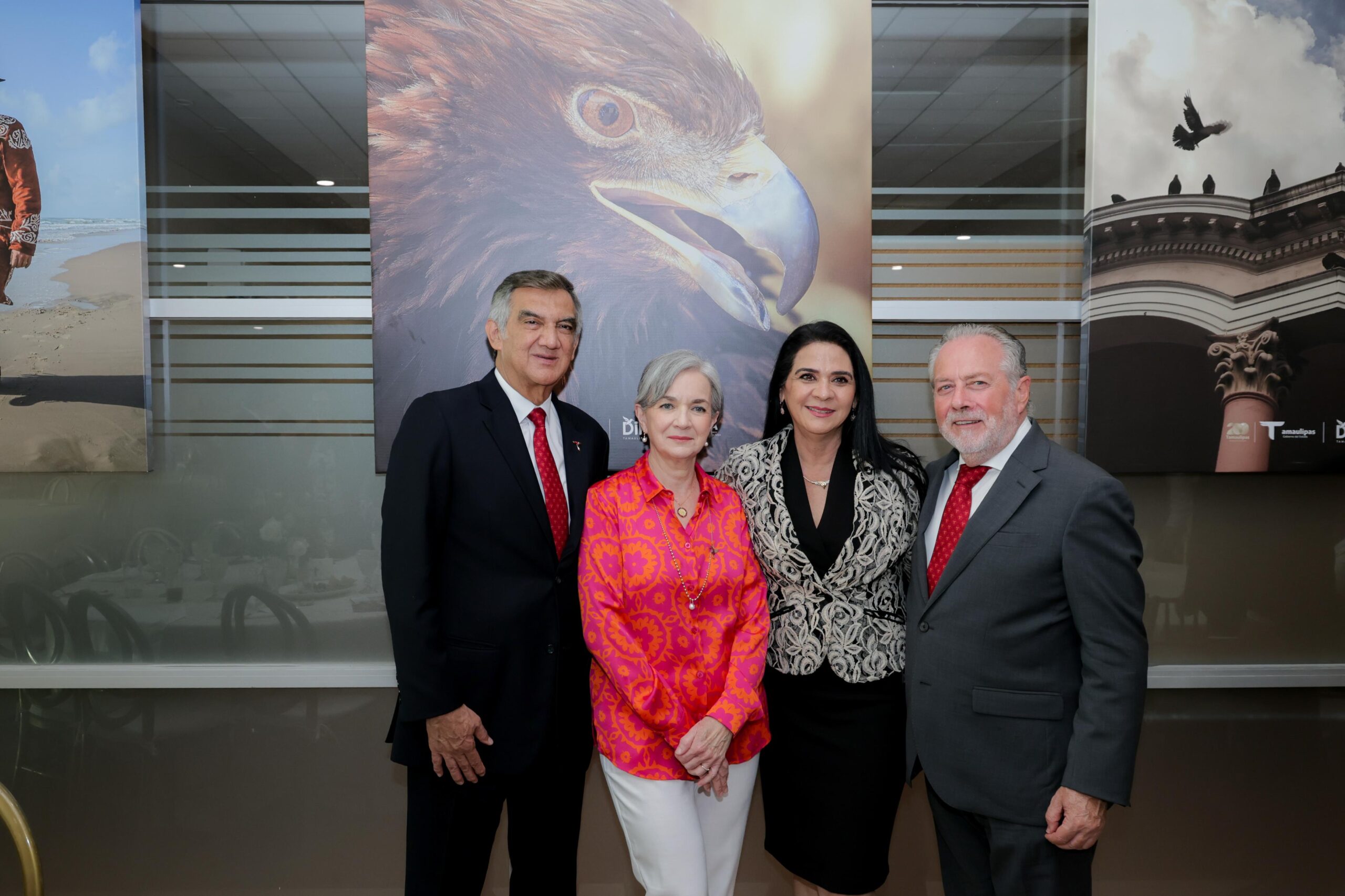 Destaca la Alcaldesa la sinergia con el gobernador al asistir al Tercer Informe de Gobierno.