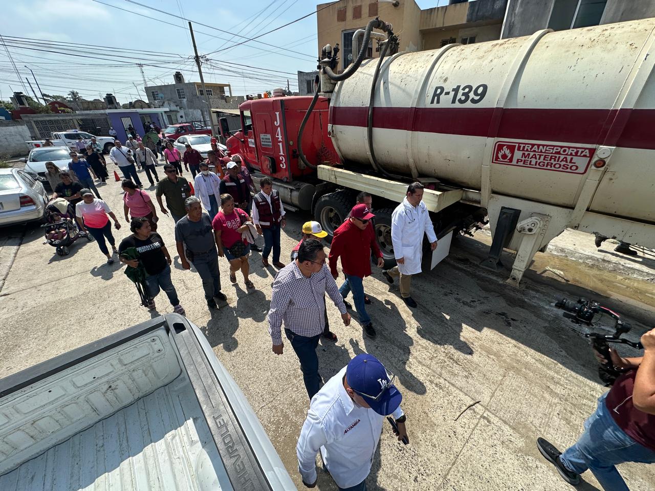 Apoya Armando Martínez a familias afectadas por derrame de hidrocarburo