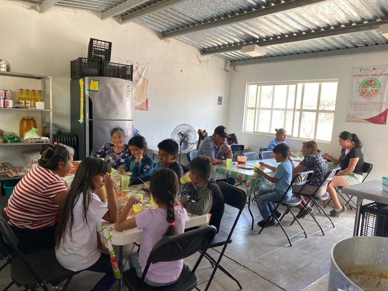 Brindan Comedores de Bienestar alimentos en zonas prioritarias