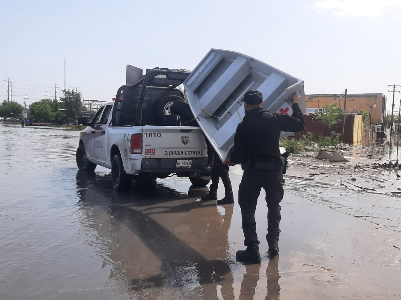 Recorre Guardia Estatal sectores afectados por inundaciones en Reynosa y realiza labores de rescate
