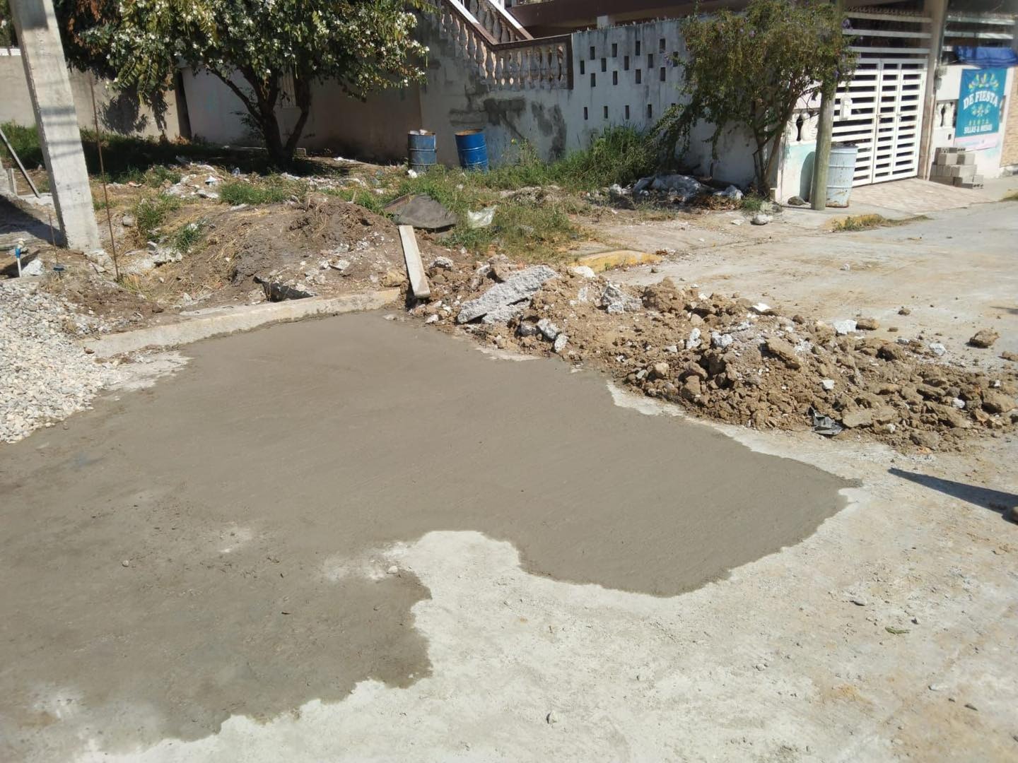 Cumple COMAPA Altamira con la reposición de pavimento