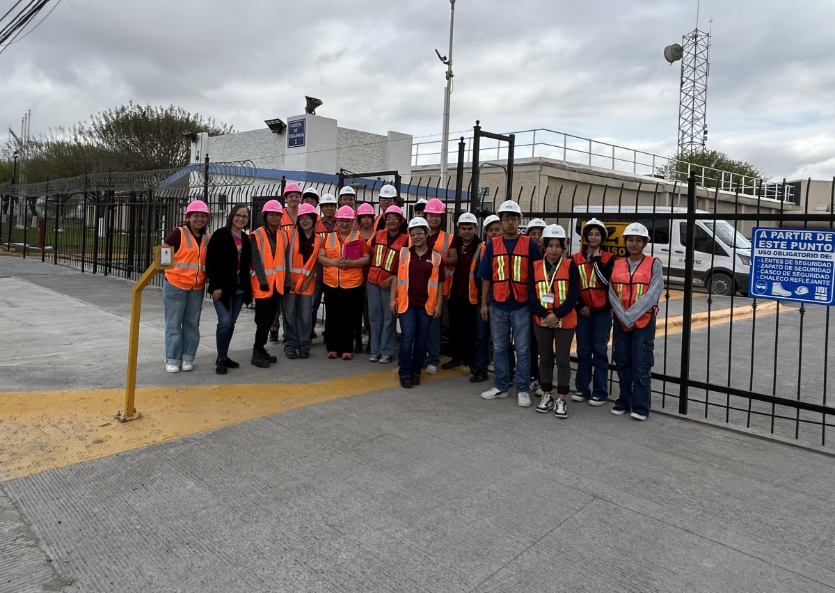 Fortalece UTTN formación profesional con vinculación empresarial