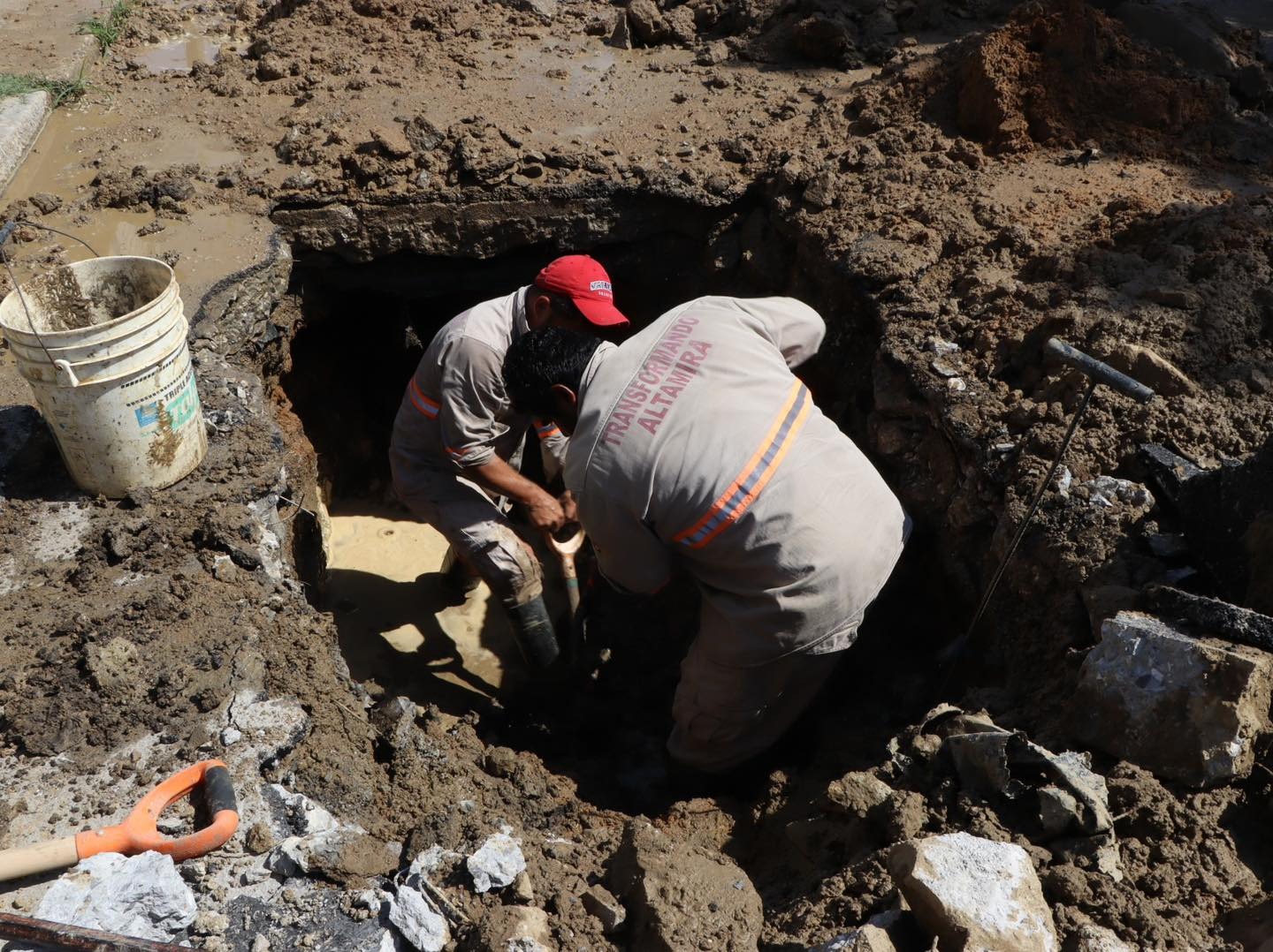 Repara COMAPA Altamira fugas de agua en los sectores Centro-Norte y Monte Alto