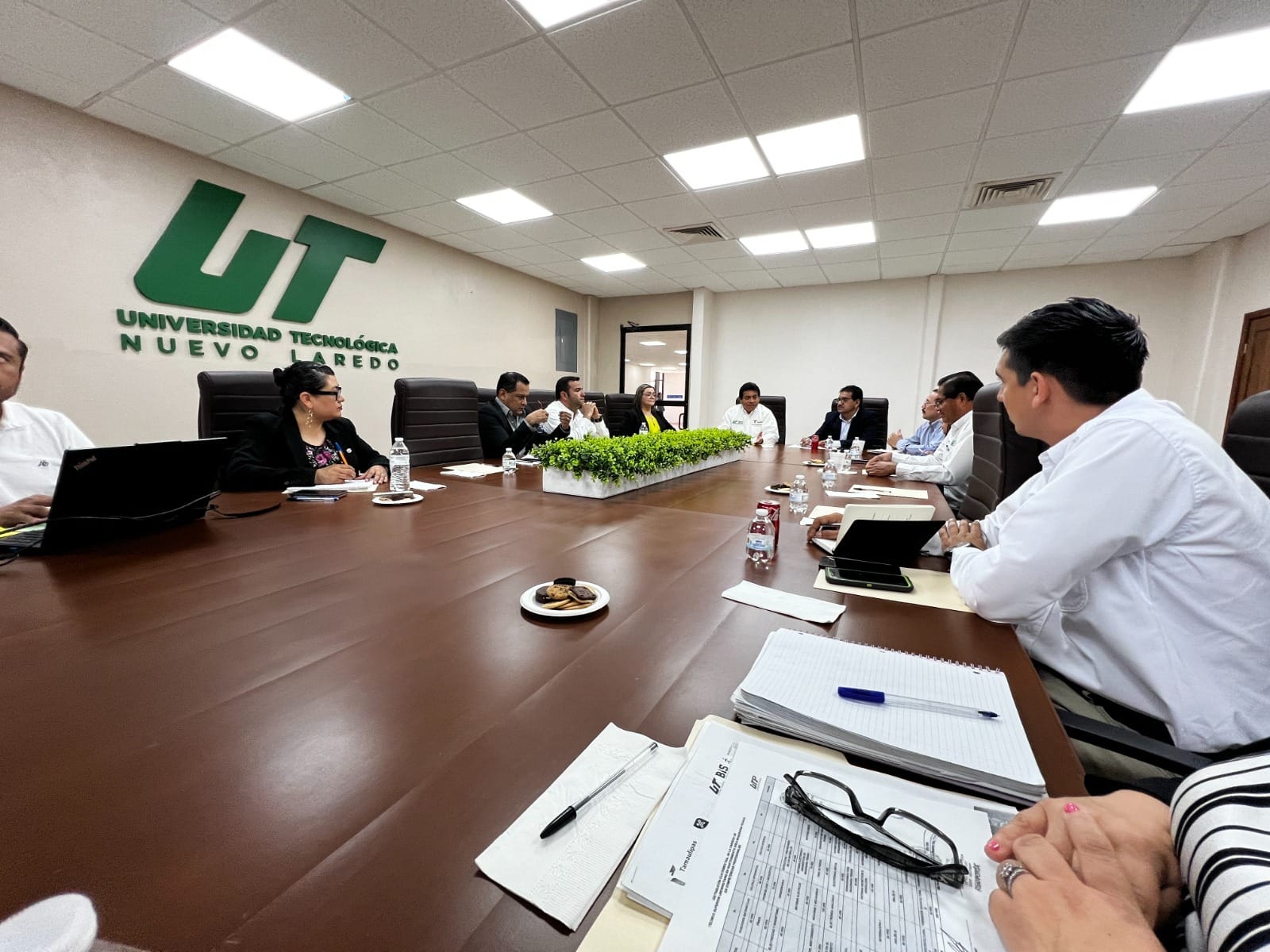 Fortalece UTNL vínculos con empresas para mejorar formación académica