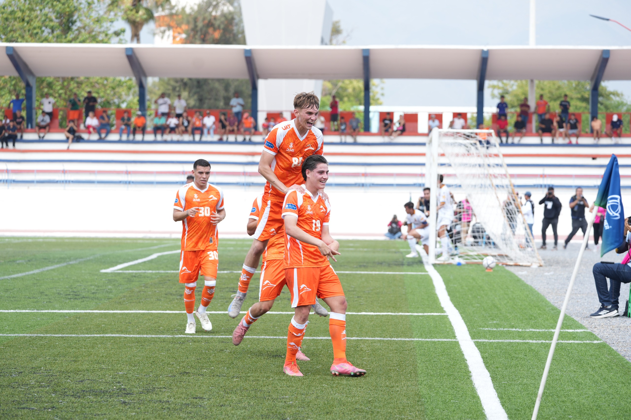 Ventaja para Correcaminos en la final de ida de la liga premier