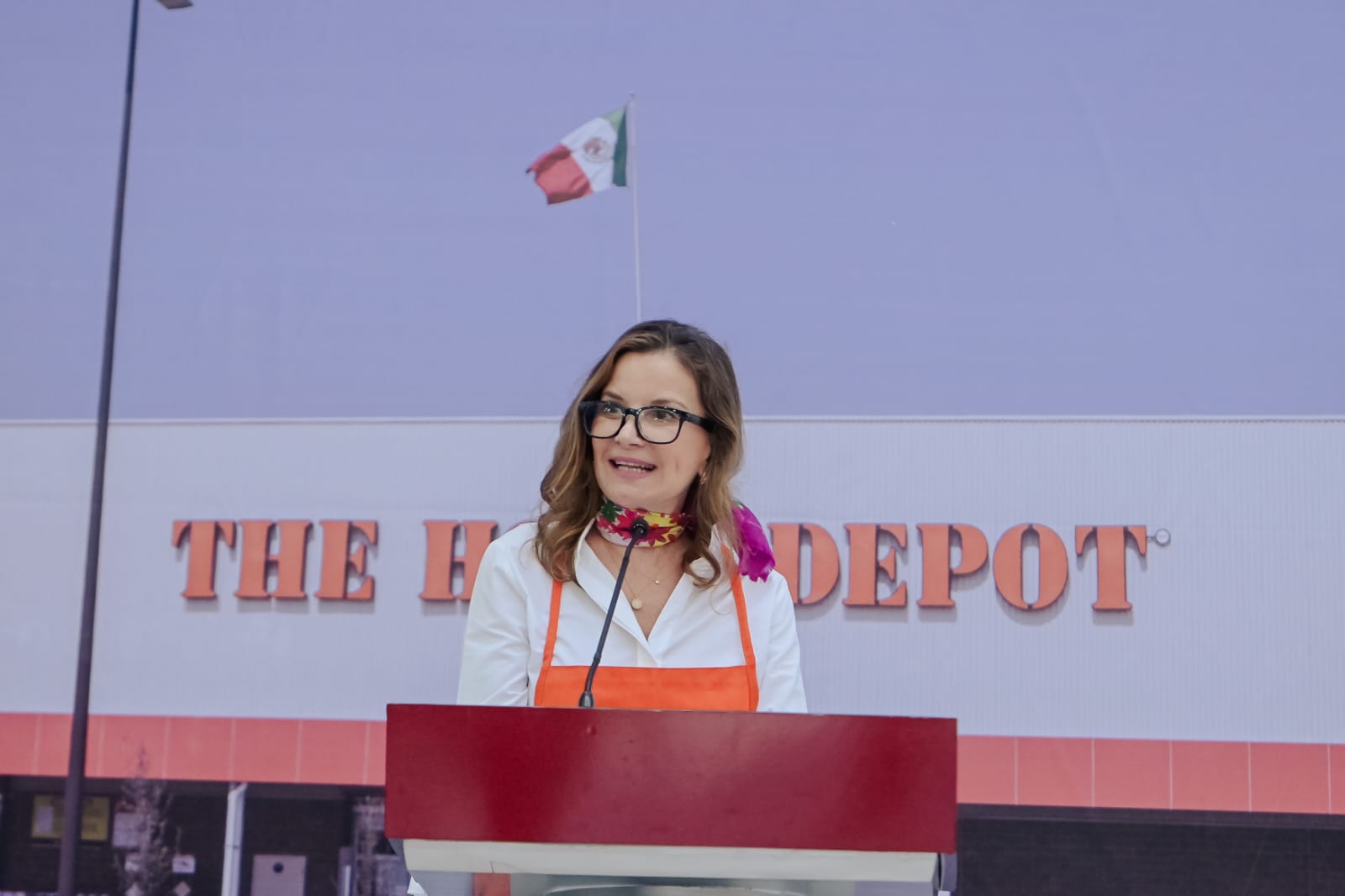 Invierte The Home Depot 418 mdp en Altamira