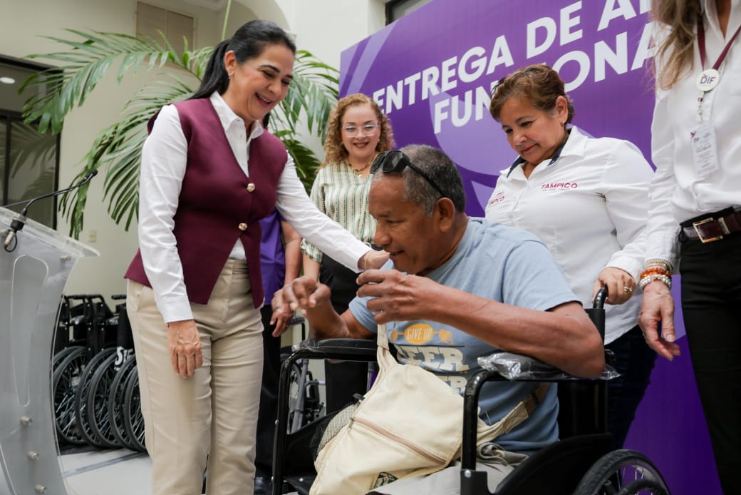 Encabeza Mónica Villarreal Nueva Entrega de Aparatos Funcionales