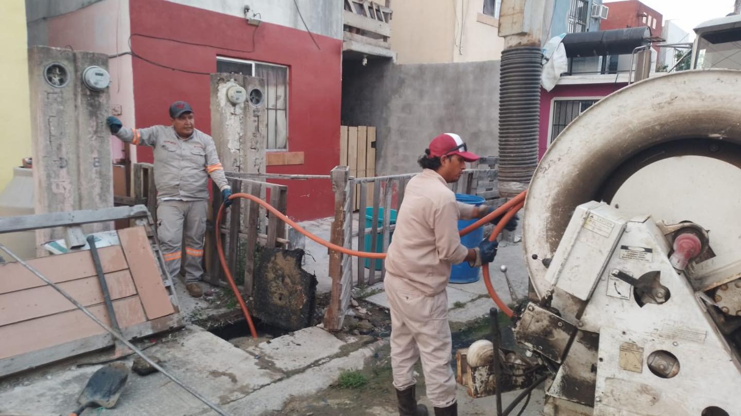 COMAPA Altamira realiza mejoramiento en registros y descargas sanitarias
