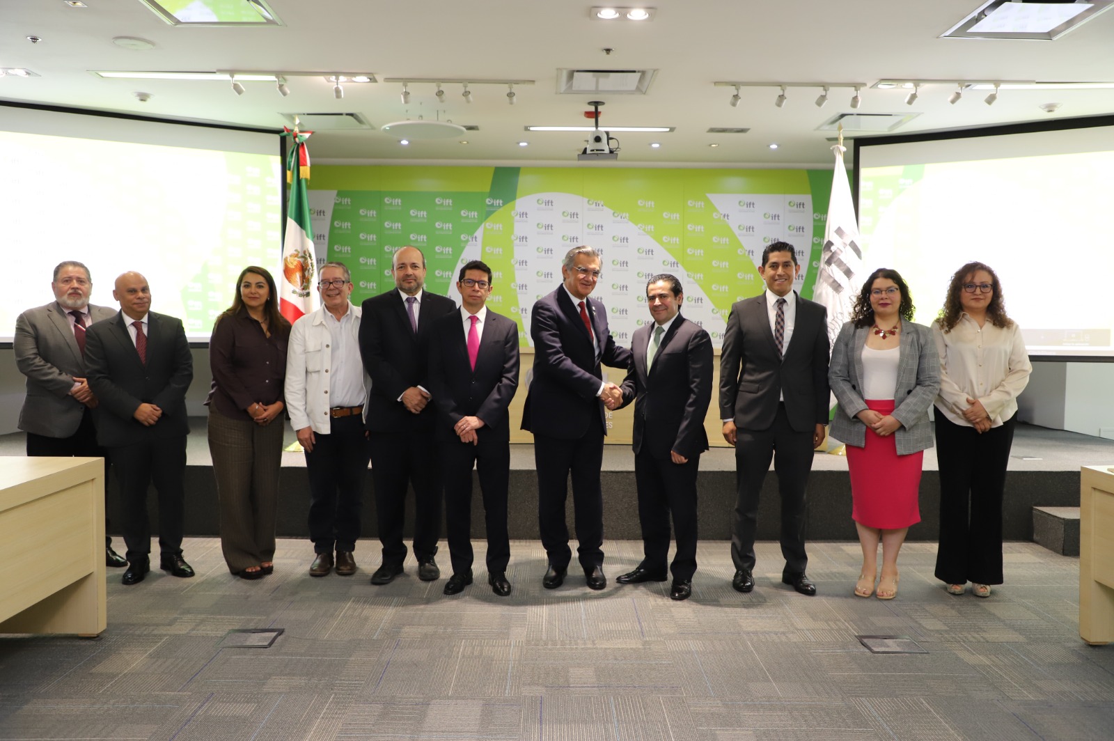 Entrega IFT concesiones de radio y tv a Tamaulipas