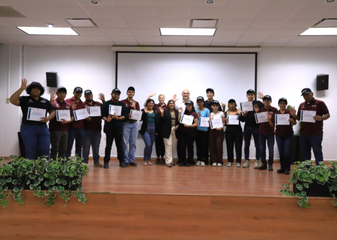 Reciben estudiantes de la UTTN taller de crecimiento personal y equilibrio emocional