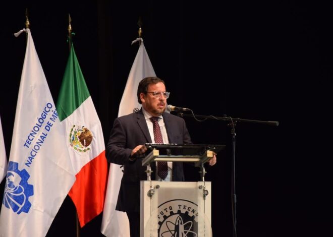 Reitera titular de la SET su compromiso con la educación superior