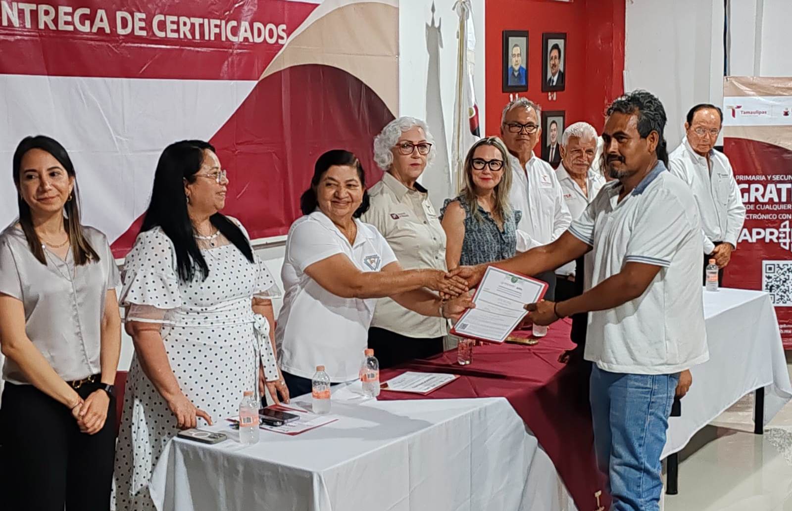 Entrega ITEA certificados de educación básica a 150 tamaulipecos