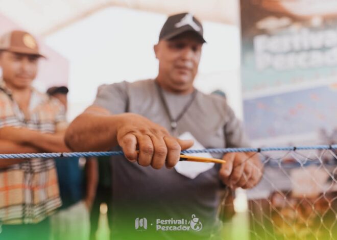 Manos artesanas brillan en el concurso de encabalgado de atarraya durante el Festival del Pescador