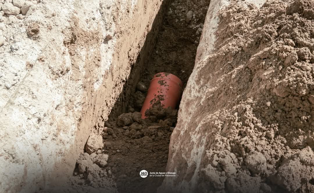 Avanza significativamente la rehabilitación de la red de drenaje sanitario en la colonia Salinas de Gortari