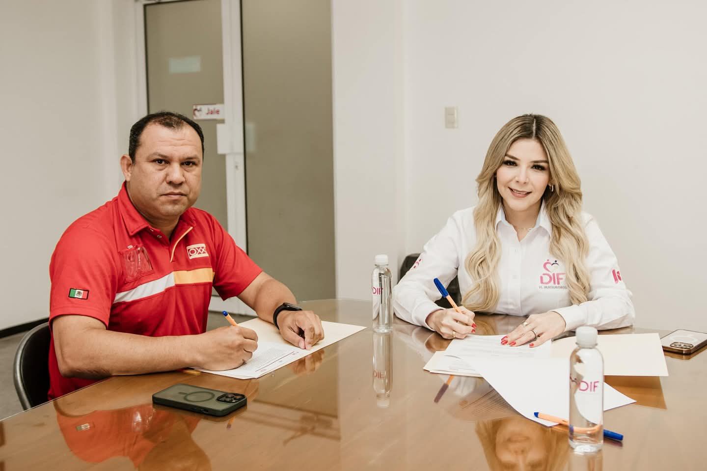 DIF Matamoros y Empresa Oxxo reafirman su compromiso con la firma de convenio para implementar el Programa “Huellas Mayores”