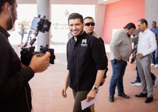 En audiencia pública, se hace entrega de lentes gratuitos; programa que habrá de continuar