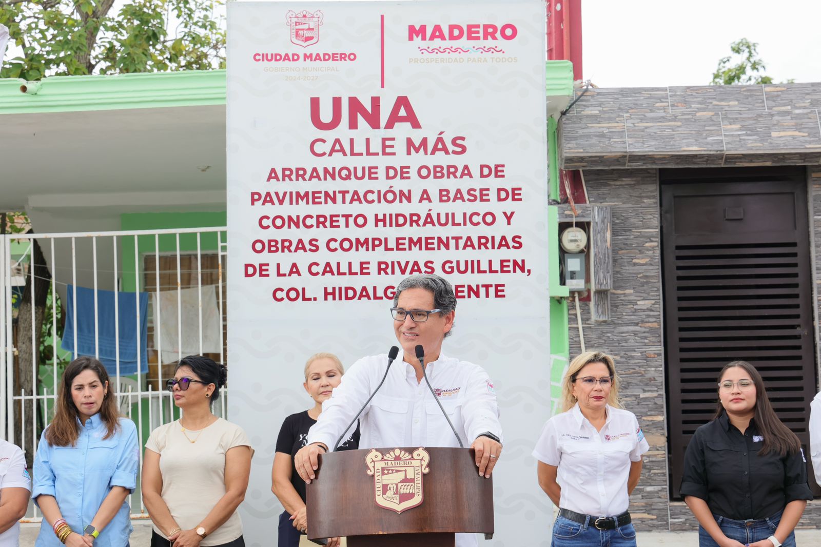 Erasmo González arranca más obras de pavimentación en colonias Hidalgo Oriente y Poniente