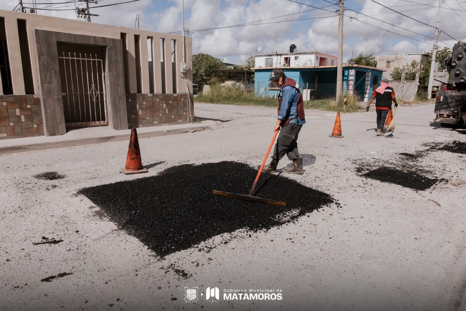 Matamoros avanza: continúan los trabajos de bacheo en la colonia Voluntad y Trabajo