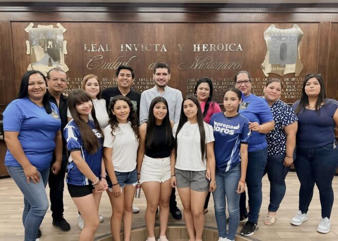 Recibe alcalde a grupo de animación invitado al Carnaval de Veracruz 2025