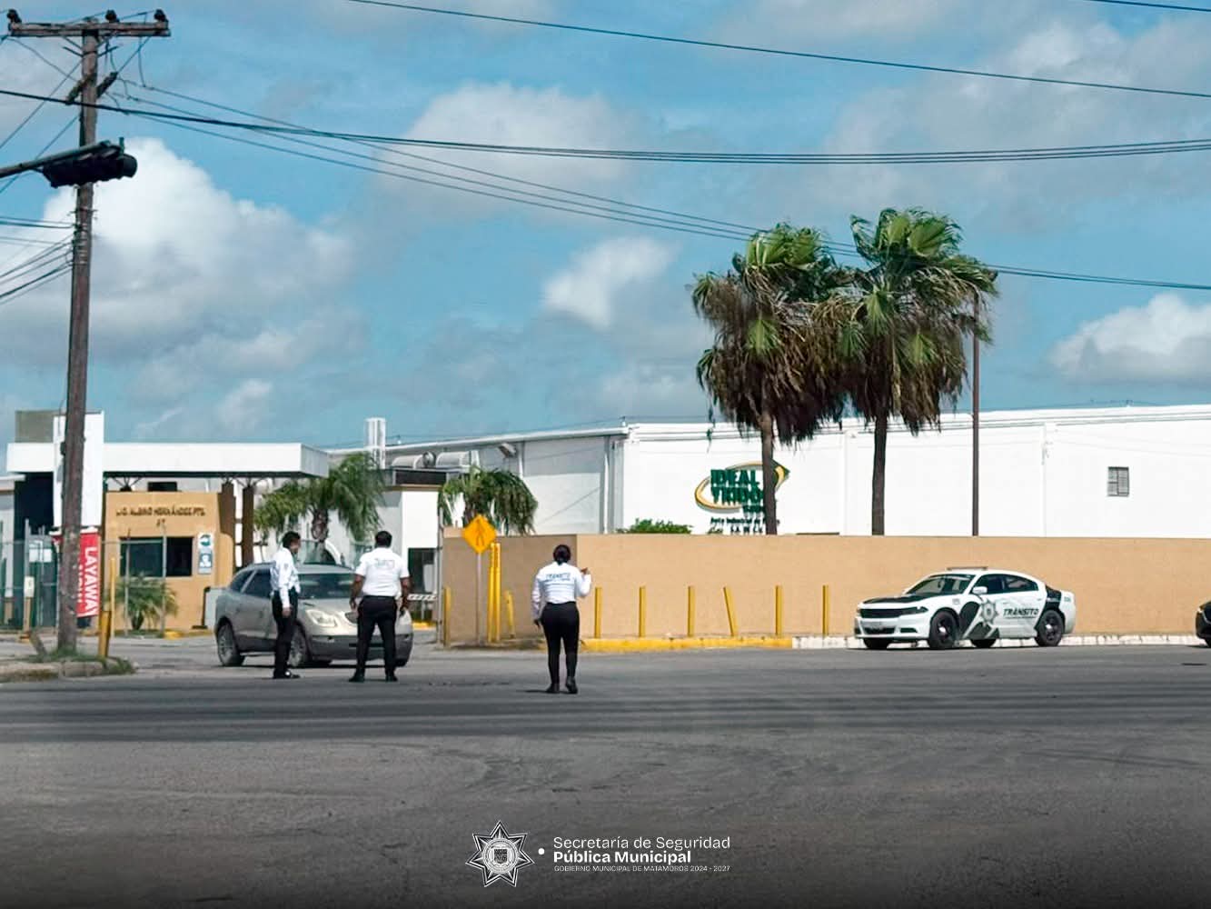 Agentes de Tránsito garantizan la seguridad vial en semáforos afectados por lluvias: Gobierno de Matamoros