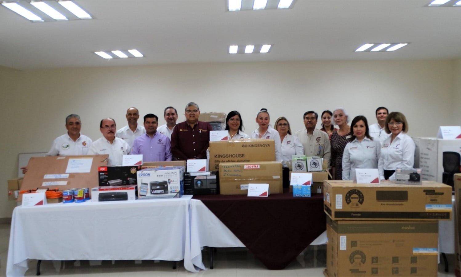 Entrega SET apoyos a estudiantes con discapacidad de planteles de nivel medio superior