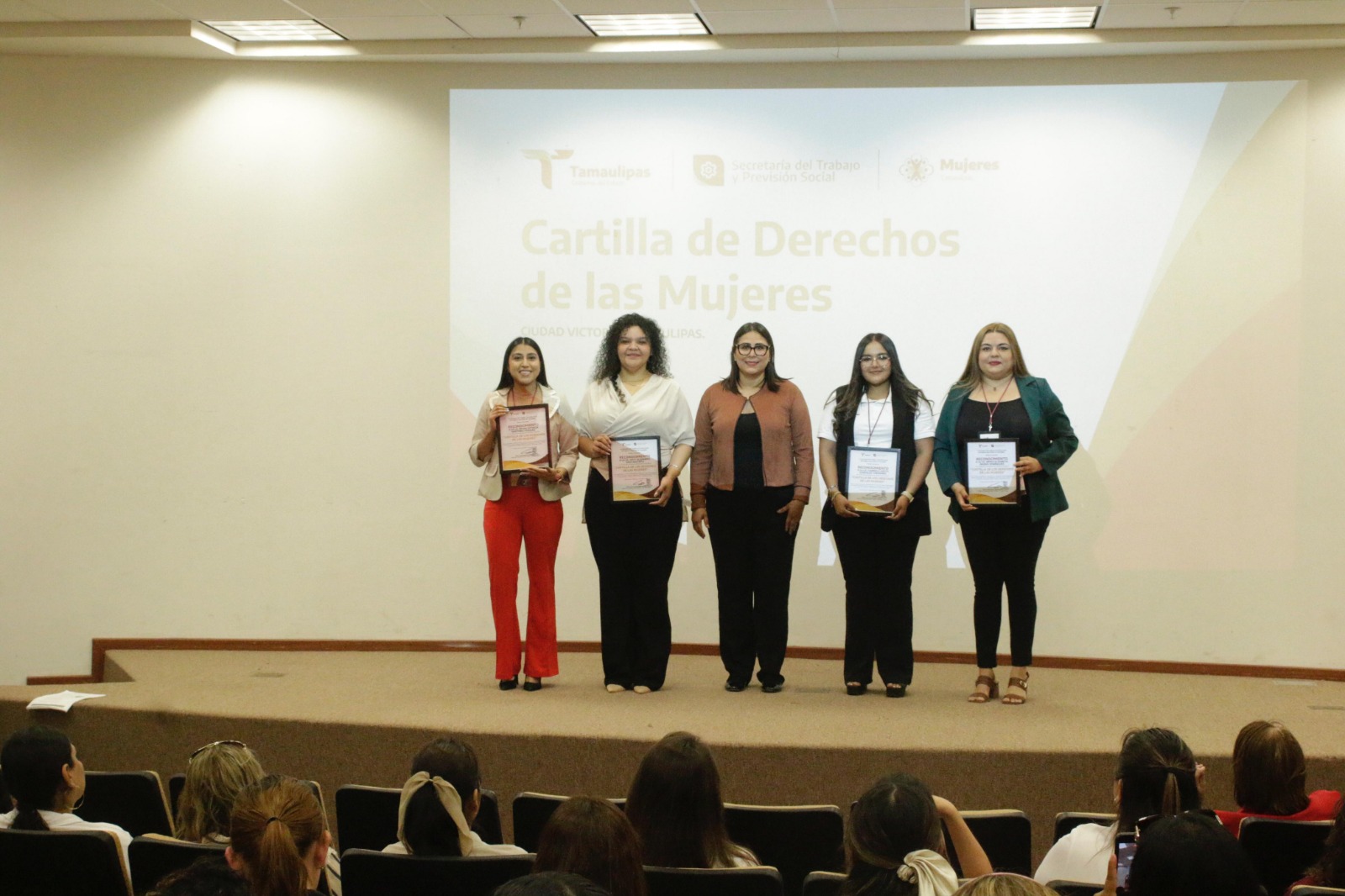 Desarrolla Secretaría del Trabajo y Previsión Social, “Cartilla de los Derechos de las Mujeres”