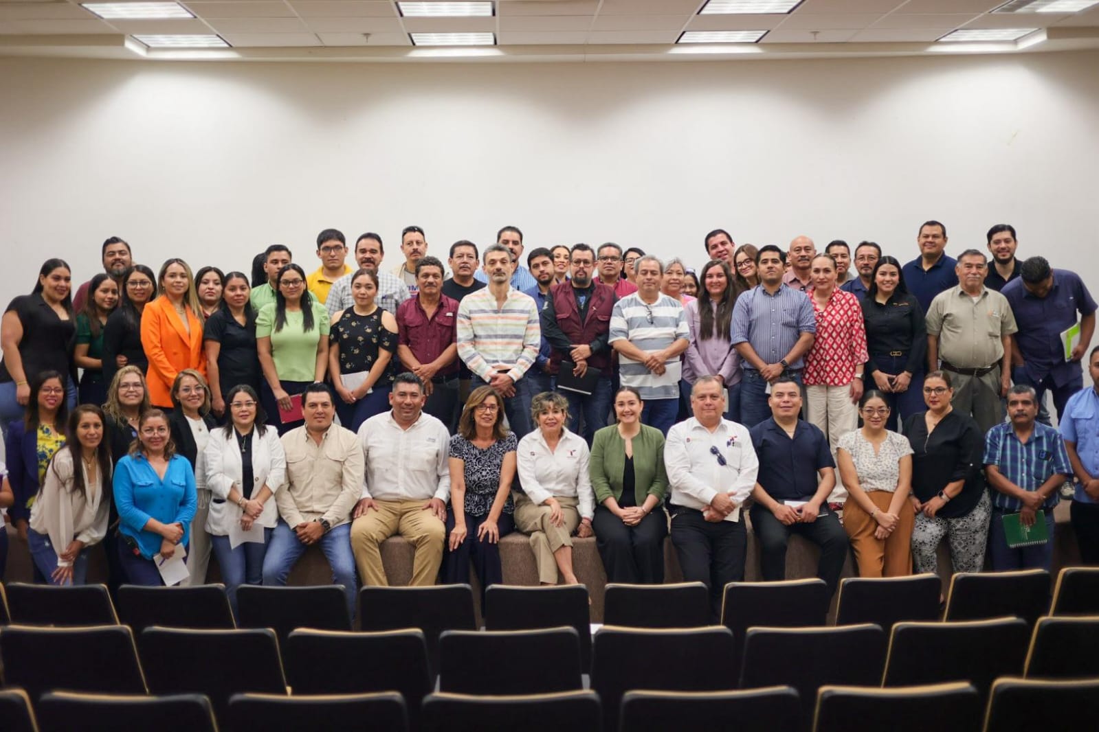 Capacita SEBIEN en salud mental y trabajo en equipo