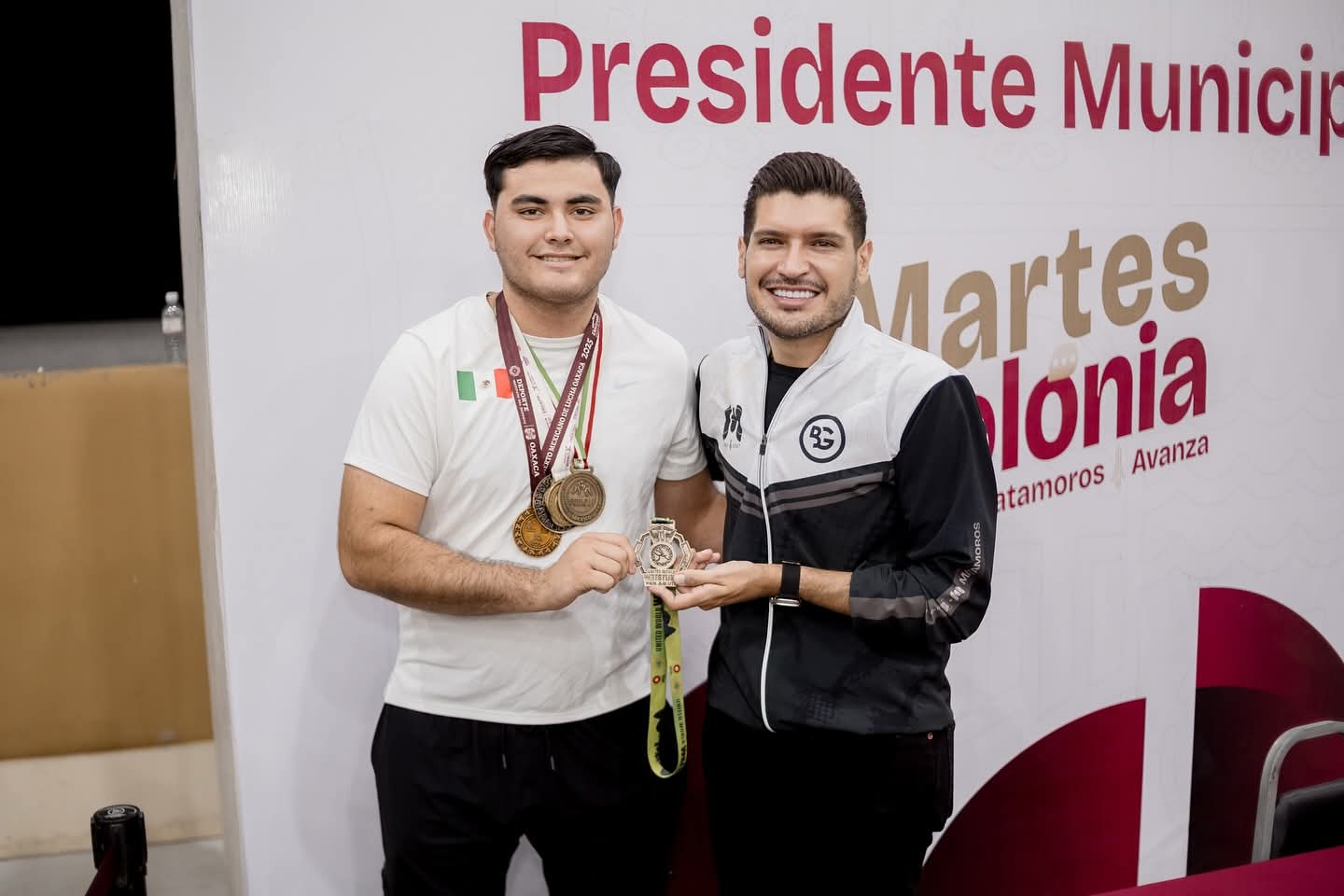 Recibe el alcalde Beto Granados al joven atleta Eduardo García Núñez