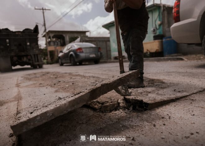 Continúan los trabajos de mejoramiento vial en diversas colonias de Matamoros