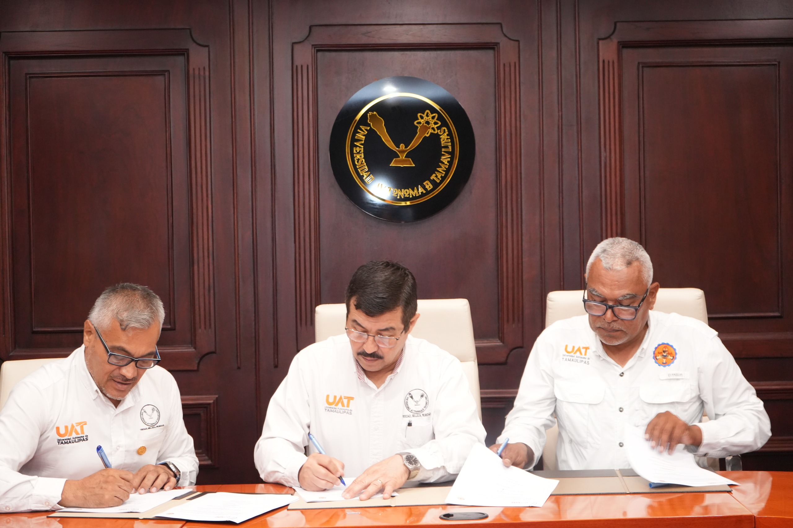 Acuerdan la UAT y el SUTUAT contrato colectivo de trabajo 2025