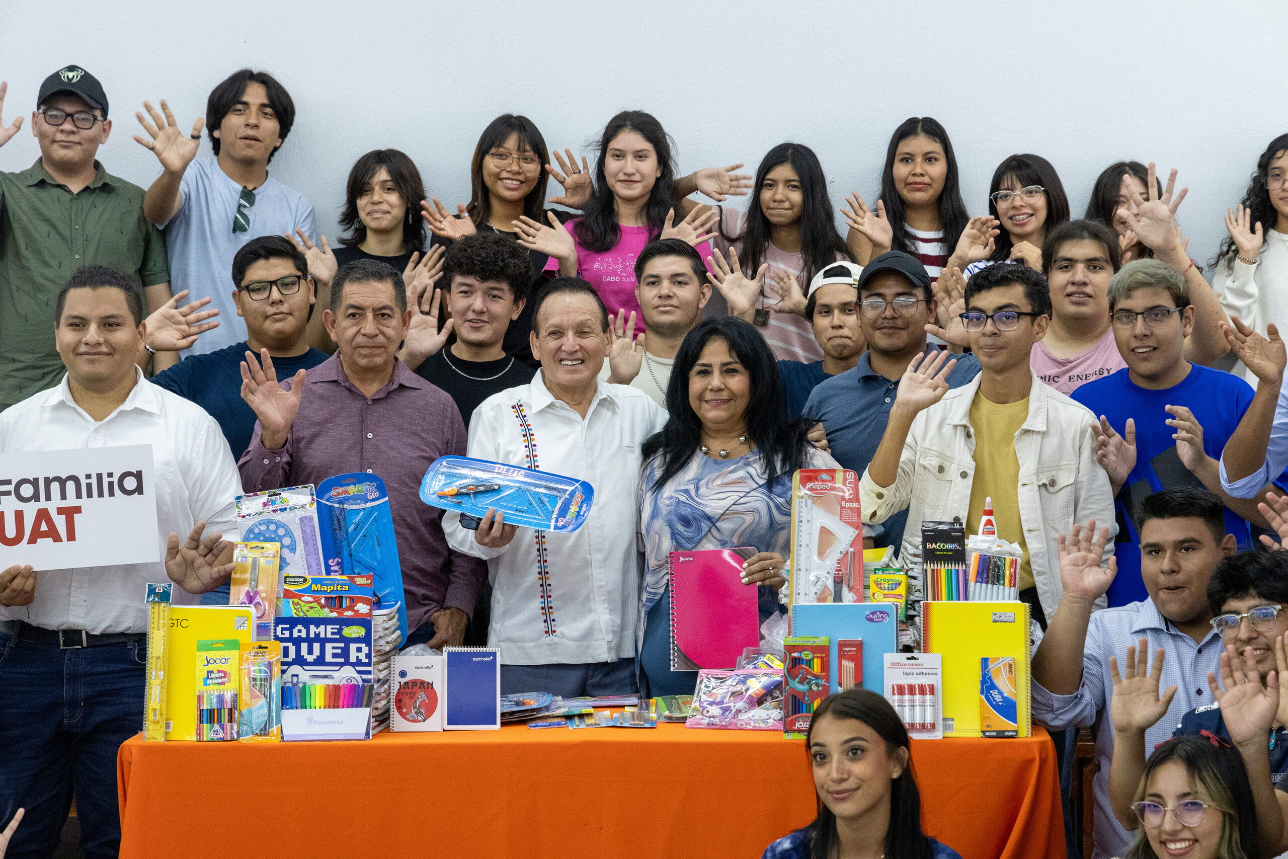 Concluye la UAT con éxito colecta de útiles escolares