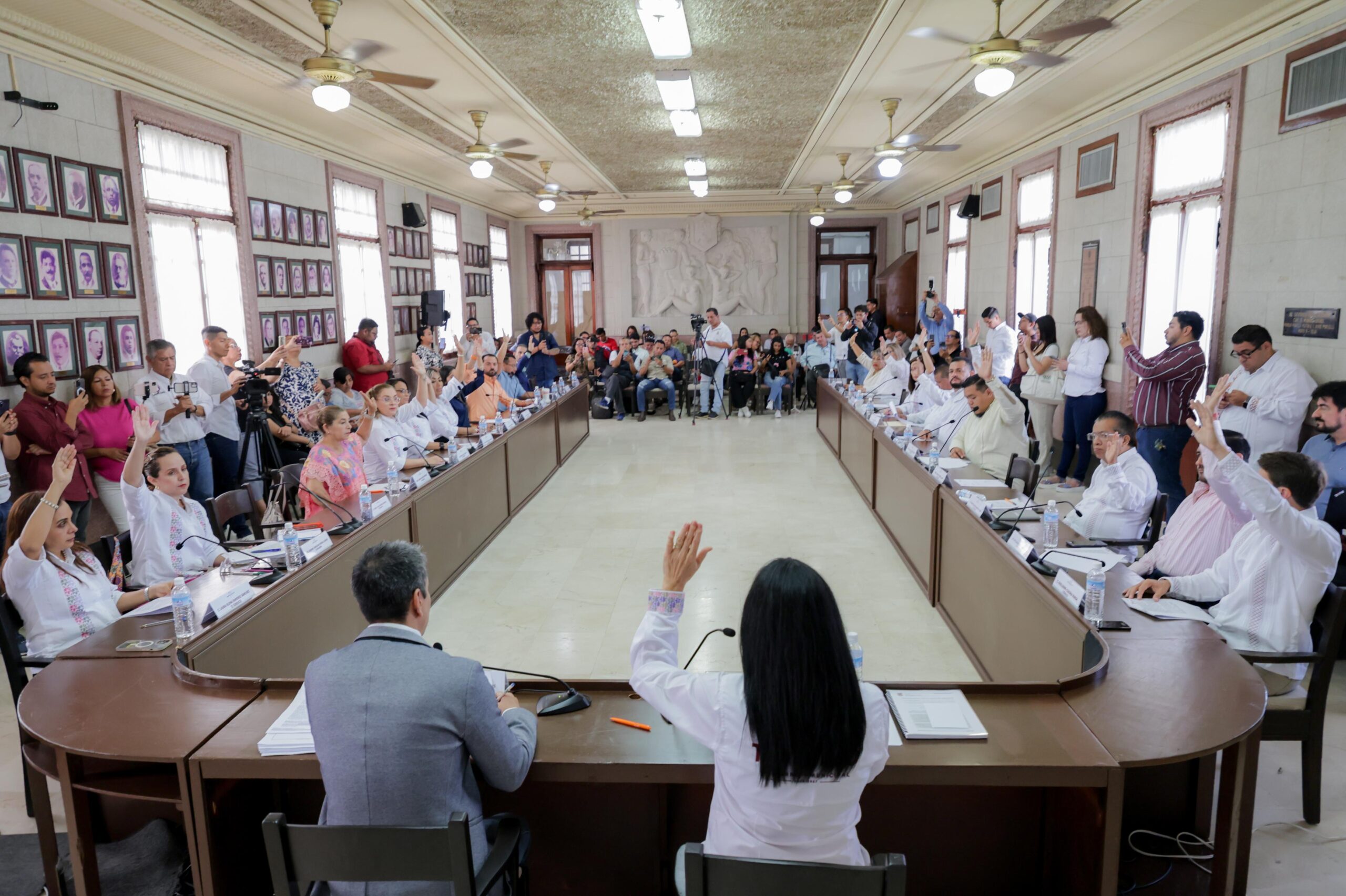 Encabeza Mónica Villarreal 32ª Sesión Ordinaria de Cabildo; aprueban segunda etapa del Programa de Obra Pública 2025