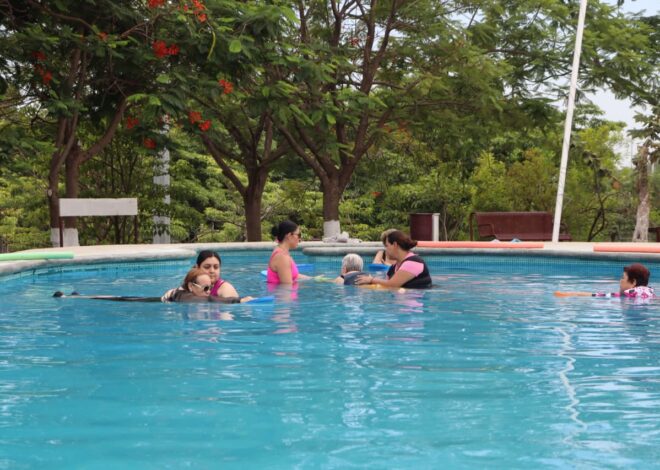 Realizan adultos mayores activación física y convivencia en instalaciones de Seguridad Pública