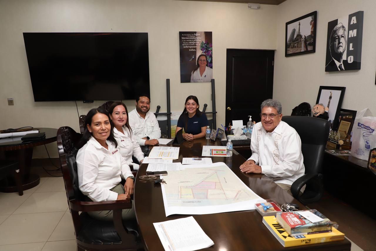 Prepara Armando Martínez programa de becas municipales de inglés